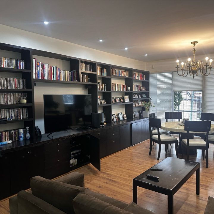 8033e7e2-63ca-410c-b741-2b3f570bb5d6