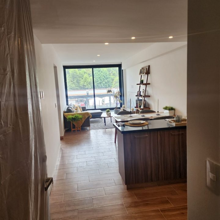 8f8c79ea-bd8a-43ad-9d41-e8c73689896b