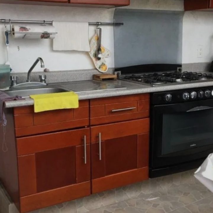 f5a6517f-687c-4dfc-8d57-d8e82e23a5b2